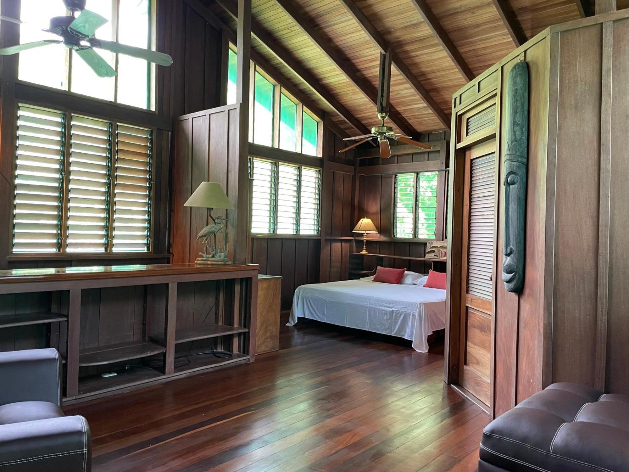 Mal Pais Surf Camp Hotel Playa Santa Teresa  Ngoại thất bức ảnh