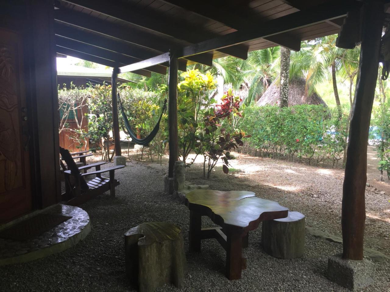 Mal Pais Surf Camp Hotel Playa Santa Teresa  Ngoại thất bức ảnh