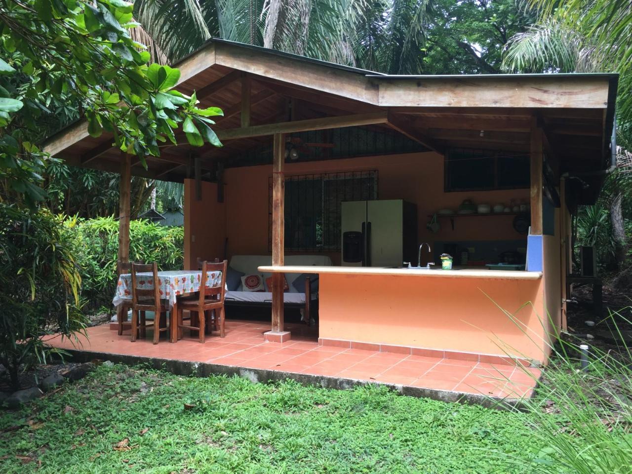 Mal Pais Surf Camp Hotel Playa Santa Teresa  Ngoại thất bức ảnh